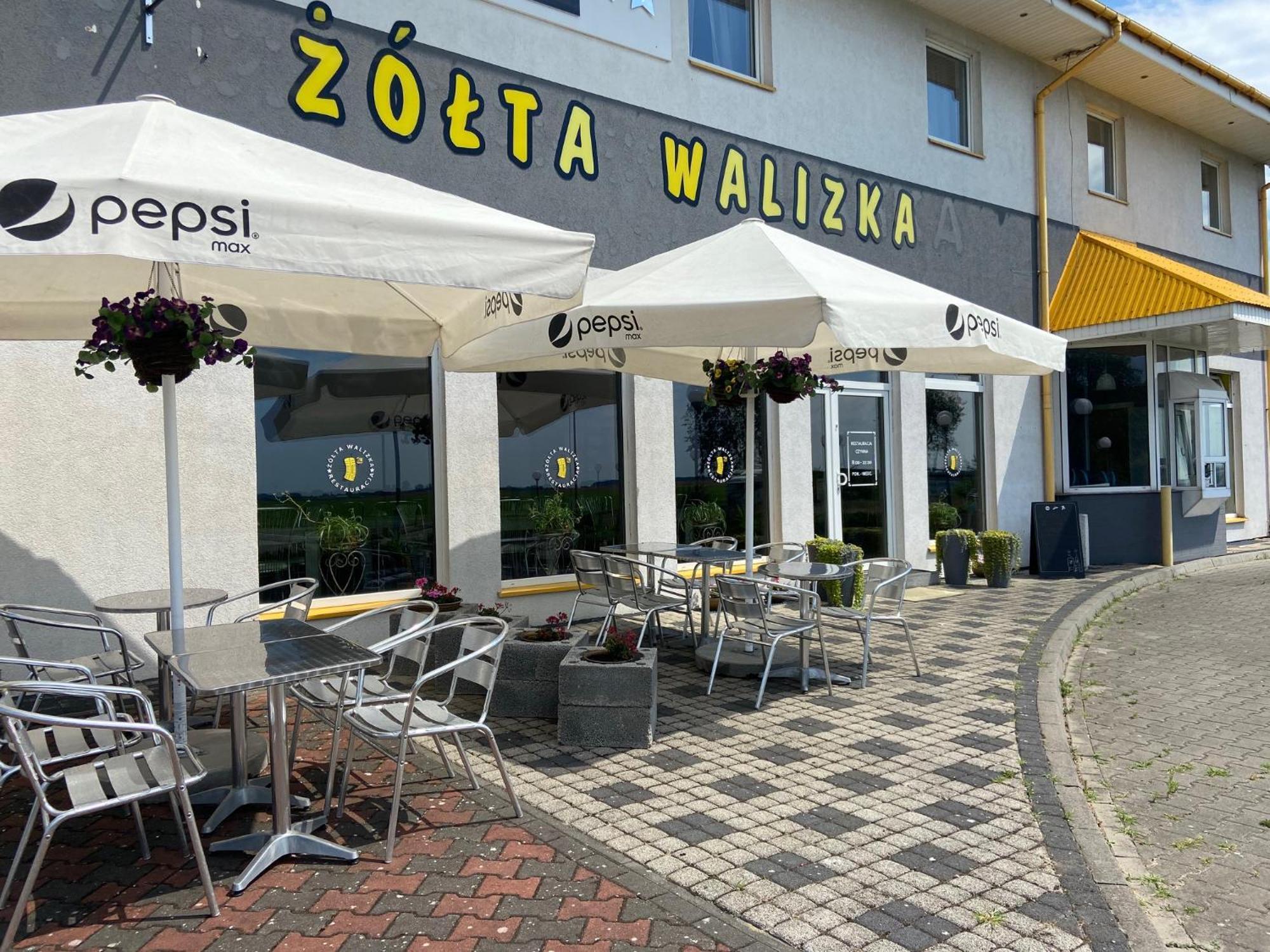 Hotel Zolta Walizka Gosciniec Podrzewie Exterior foto